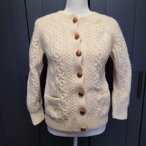Vintage cream off-white cozy handmade wool cableknit cardigan buttondown sweater - Picture 8 of 9
